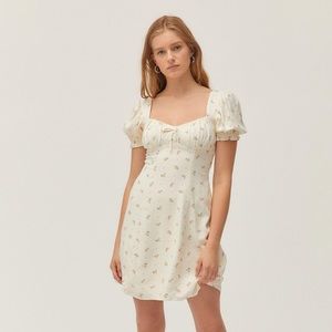 UO CASSIA PUFF SLEEVE MINI DRESS - size L